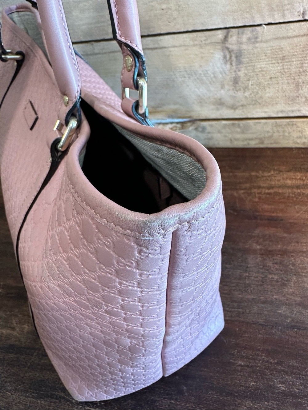 Authentic Gucci Microguccissima Leather Tote in blush pink 💕 - Picture 5 of 16
